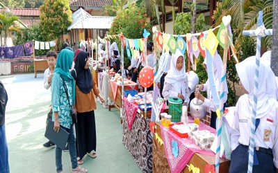 MARKET DAY DAN GELAR KARYA P-5 SMP N 2 GIRIMULYO